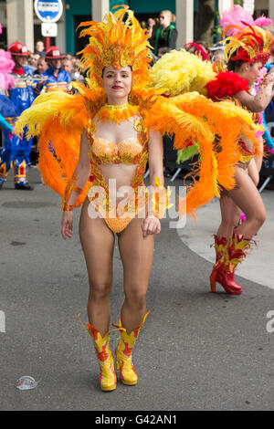 Rennstrecke in Le Mans, Le Mans, Frankreich. 17. Juni 2016. Le Mans 24 Stunden Fahrer Parade. Lokale Unterhaltung. Bildnachweis: Aktion Plus Sport/Alamy Live-Nachrichten Stockfoto