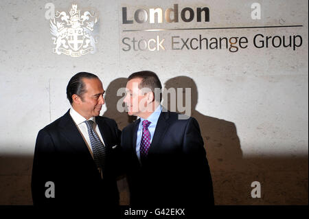 Antonio Velasquez (links), Vorsitzender der International Airlines Group (IAG), und Willie Walsh (rechts), Vorstandsvorsitzender der International Airlines Group, an der Londoner Börse zum ersten Handelstag des Unternehmens. Stockfoto