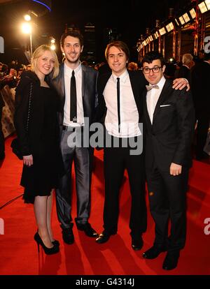 (L-R) Emily Head, Blake Harrison, Joe Thomas und Simon Bird bei der Ankunft für die National Television Awards 2011 in der O2 Arena, London. Stockfoto