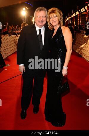 Eamonn Holmes und Ruth Langsford bei der Ankunft für die National Television Awards 2011 in der O2 Arena, London. Stockfoto