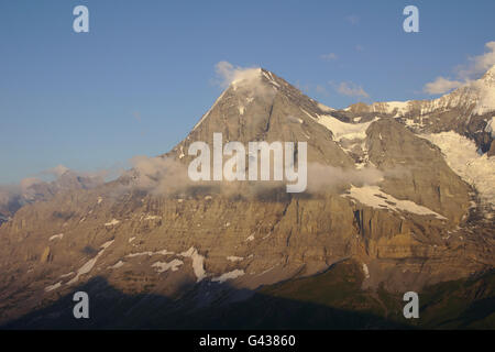 Eiger-Nordwand vom Lauberhorn (in der Nähe von Kleine Scheidegg), Abendlicht, Schweiz Stockfoto