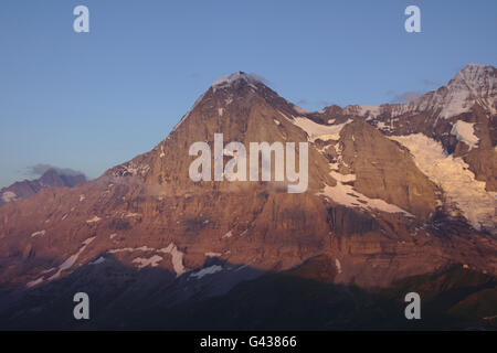 Eiger-Nordwand vom Lauberhorn (in der Nähe von Kleine Scheidegg), Abendlicht, Schweiz Stockfoto