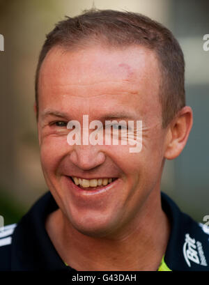 England-Coach Andy Flower bei einer Pressekonferenz im Teamhotel in Perth, Australien. Stockfoto