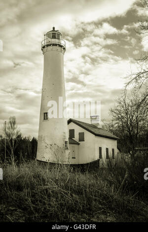 Stör Point Lighthouse. Der Stör Point Lighthouse wurde 1869 erbaut und liegt an der Küste des Lake Huron. Stockfoto