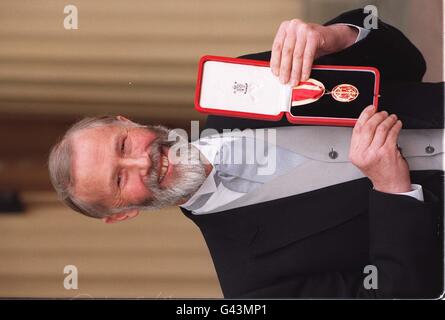 CHRIS BONINGTON MIT RITTERSCHAFT Stockfoto