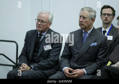 Prince Charles besucht Obdachlose Zentrum Stockfoto