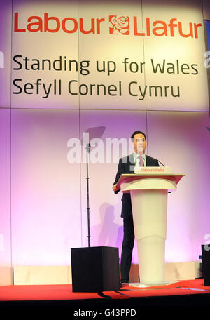 Der Vorsitzende der Labour Party, Ed Miliband, spricht auf der Welsh Labour Party Spring Conference im Venue Cymru, Llandudno. Stockfoto