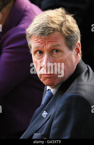 Der schottische Justizminister Kenny MacAskill während der Fragestunde des Ersten Ministers im schottischen Parlament in Edinburgh. Stockfoto