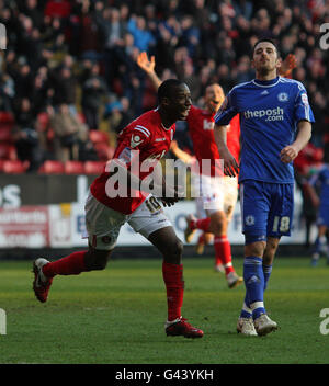 Charlton Athletic Bradley Wright-Phillips feiert erzielte seine Seiten zweiten Tor des Spiels während der npower Football League One Spiel im Valley, London. Stockfoto