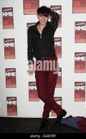 NME Awards 2011 - Ankunft - London. Patrick Wolf kommt zu den Shockwaves NME Awards 2011 an der O2 Academy, Brixton, London Stockfoto