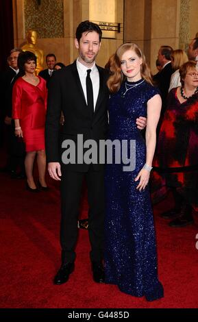 Die 83. Academy Awards - Arrivals - Los Angeles. Darren Le Gallo und Amy Adams kommen für die 83. Academy Awards im Kodak Theatre, Los Angeles. Stockfoto