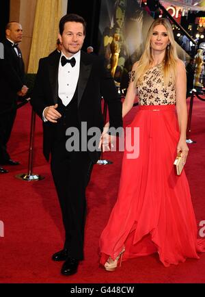 Mark Wahlberg und Rhea Durham bei der Ankunft für die 83. Academy Awards im Kodak Theatre, Los Angeles. Stockfoto