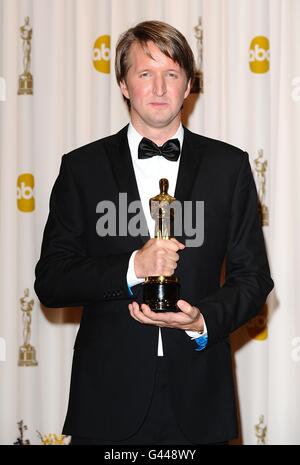 Tom Hooper mit dem Preis für den besten Regisseur, wurde für die King's Speech bei den 83. Academy Awards im Kodak Theatre, Los Angeles, ausgezeichnet. Stockfoto