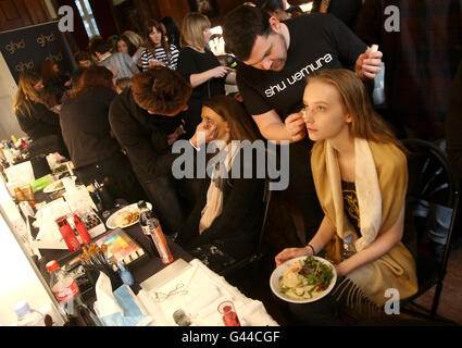 Sass & Bide Backstage - London Fashionweek Stockfoto