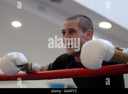 Boxen - Ricky Burns Public Work Out - Braehead Shopping Centre. WBO World Super-Featherweight Champion Ricky Burns bei einem öffentlichen Work-out im Braehead Shopping Centre, Glasgow. Stockfoto