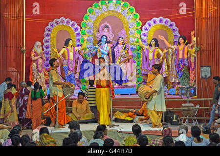 Lord Krishna und Radha, Janmastami feiern Geburtstag von Lord Krishna, Gott der Liebe, Kolkata, Westbengalen, Indien Stockfoto