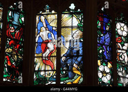 Ein kleiner Ausschnitt von dem Glasfenster des RAF-Denkmals in der RAF-Kapelle in der Londoner Westminster Abbey. Stockfoto