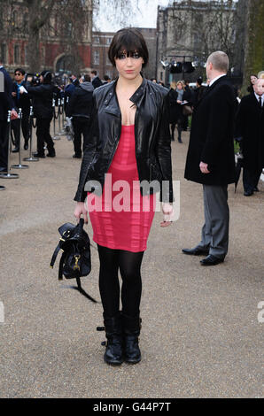 Burberry Prorsum Arrivals - London Fashion Week. Daisy Lowe kommt zur Burberry Fashion Show im Hyde Park im Rahmen der London Fashion Week. Stockfoto