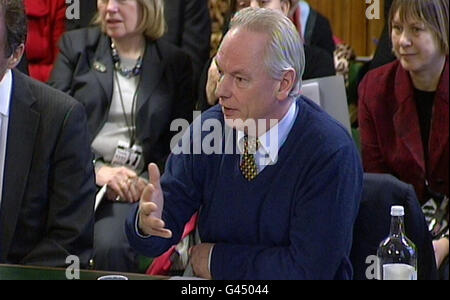 Kabinettsminister Francis Maude gibt dem Ausschuss für öffentliche Verwaltung des Unterhauses Beweise für das Kabinetthandbuch und die Reform des öffentlichen Dienstes im Unterhaus, London. Stockfoto