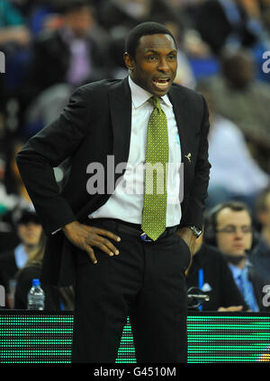 Basketball - NBA - Game One - New Jersey Nets gegen Toronto Raptors - o2 Arena. New Jerseys Nets Cheftrainer Avery Johnson während des NBA-Spiels in der o2 Arena, London. Stockfoto