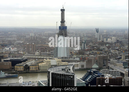 Blick auf London. Eine allgemeine Ansicht des Shard-Gebäudes aus dem Gerkin, London. Stockfoto