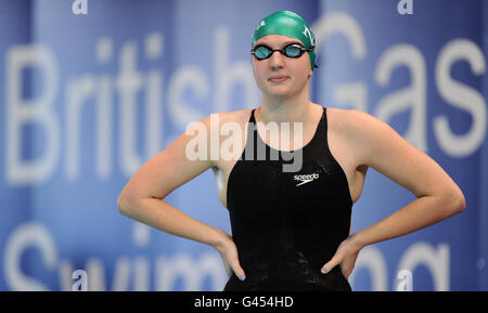 Rebecca Adlington vor ihrer Hitze der Womens 800m Freestyle während der British Gas Swimming Championships im Manchester Aquatic Centre, Manchester. Stockfoto