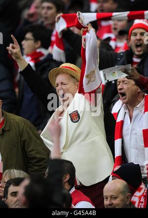 Fußball - Carling Cup - Finale - Arsenal gegen Birmingham City - Wembley Stadium. Arsenal-Fan John Lydon (aka Johnny Rotten) auf den Tribünen Stockfoto