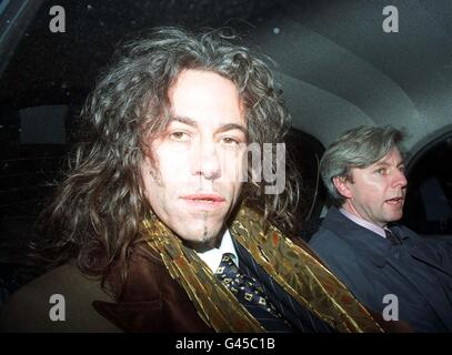 Geldof verlassen High Court/Mi Stockfoto