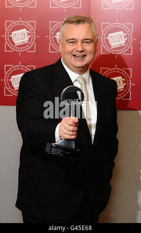 Eamonn Holmes gewinnt den Satellite/Digital TV Personality Award bei den TRIC (Television and Radio Industries Club) Awards im Grosvenor Hotel in London. Stockfoto