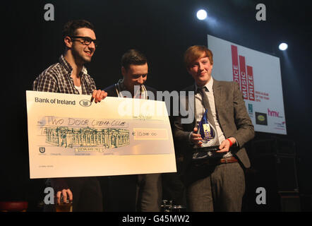 Two Door Cinema Club feiert den Gewinn des Choice Music Award in Dublin. Stockfoto