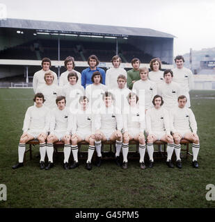 Swansea City Team Group. (l-r TOP) Geoff Thomas, Brian Evans, Tony Millington, Barry Hole, Don Payne, Keith Evans. David Gwyther. (Mittlere Reihe l-r) Alan Williams, Wyndham Evans, Glen Davies, (James) Clive Slattery, Phil Holme, alan Sullivan. (Vorne l-r) Alan Beer, Denley Morgan, Willie Screen, Herbie Williams, Anthony Screen, Peter Jones und Len Hill. Stockfoto