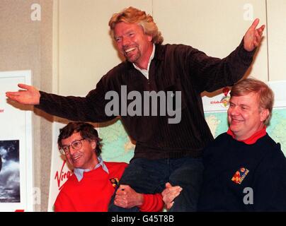 Branson und co-pilots/News conf Stockfoto