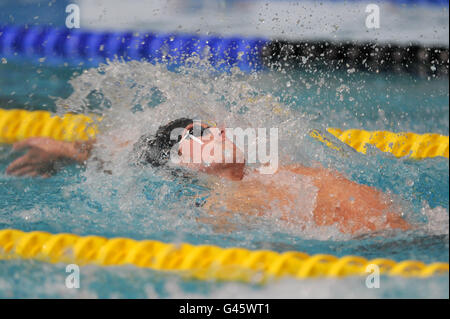 Schwimmen - 2011 British Gas Swimming Championships - Tag Zwei - Manchester Aquatic Centre. Chris Walker-Hebborn beim Men's Open 100m Backstroke Semifinale Stockfoto