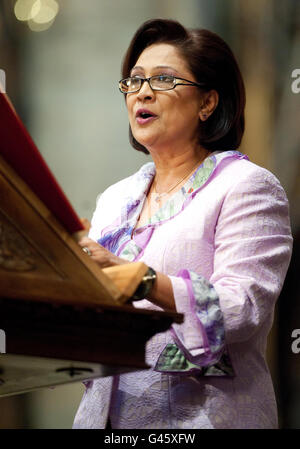 Der Premierminister der Republik Trinidad und Tobago Kamal Persad-Bissessar spricht während des jährlichen Commonwealth Day Observing Service in der Westminster Abbey in London, England. Stockfoto