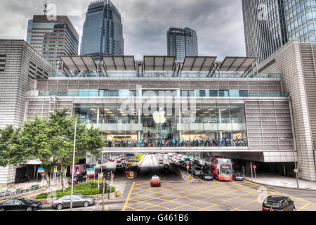 Hong Kong SAR, China - 31. März 2015: Masse im Inneren der Apple-Store am International Finance Centre, Hongkong. Stockfoto