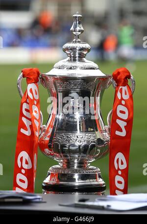 Fußball - FA Cup - Sechste Runde - Birmingham City / Bolton Wanderers - St. Andrew's. Gesamtansicht der FA Cup Trophäe Stockfoto