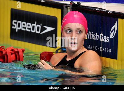 Nach dem Gewinn der 100-m-Freistil der Frauen während der British Gas Swimming Championships im Manchester Aquatic Centre, Manchester, gewann sie nun die Marke. Stockfoto