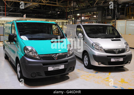 Ein Überblick über Vivaro-Transporter im Werk Vauxhall in Luton, wo die nächste Generation des Vivaro-Transporters von Vauxhall gebaut werden soll, um das Werk und über 1,000 Arbeitsplätze zu sichern. Stockfoto