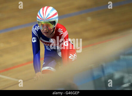 Die britische Laura Trott im Women's Omnium Individual Pursuit am fünften Tag der UCI Track Cycling World Championships in Omnisport, Apeldoorn, Holland. Stockfoto