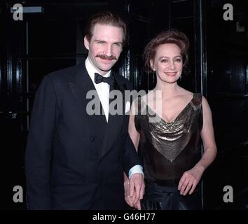 RALPH FIENNES & FRANCESCA ANNIS Stockfoto