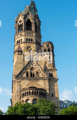 Die beschädigten Kaiser-Wilhelm-Gedaechtniskirche, ein Wahrzeichen Berlins Stockfoto