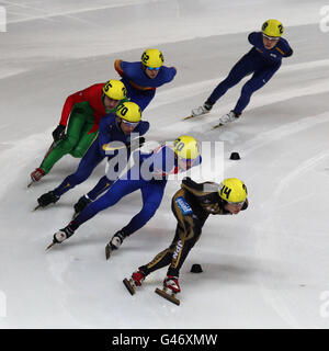 Eisschnelllauf - ISU-Kurzbahn-Eisschnelllauf-Weltmeisterschaften - erster Tag - Motorpoint Arena. Der britische Jack Whelbourne (2. Rechts) während des 1500-m-Viertelfinals der Männer Stockfoto