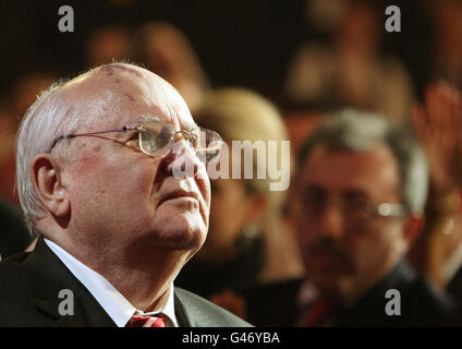 Michail Gorbatschow nimmt an einem Charity-Galakonzert Teil, das seinen 80. Geburtstag in der Royal Albert Hall im Westen Londons feiert. Stockfoto