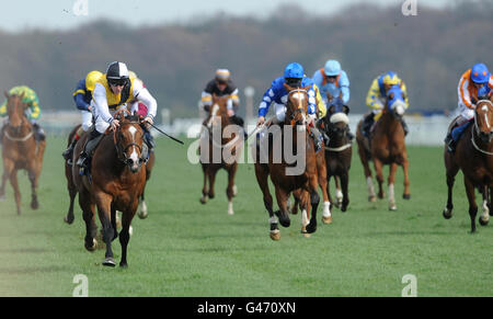 Pferderennen - William Hill Lincoln Day - Doncaster Racecourse. Eton Forever von Neil Callan (links) gewinnt die William Hill Spring Mile während des William Hill Lincoln Day auf der Doncaster Racecourse. Stockfoto