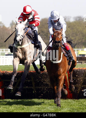 Pferderennen Sie - Landschaft Allianz Raceday - Ascot Stockfoto