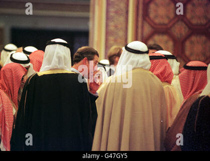 Der Prinz von Wales besucht die Saudi-arabische Stadt Janadriyya bei einem Besuch im Land. Stockfoto