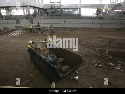 Ein allgemeiner Blick auf den Royal Commonwealth Pool in Edinburgh, der seinen Besuchern die Türen geöffnet hat, um eine Vorschau auf die neuen Einrichtungen zu erhalten, die im Rahmen einer 37 Meter langen Renovierung gebaut werden. Stockfoto