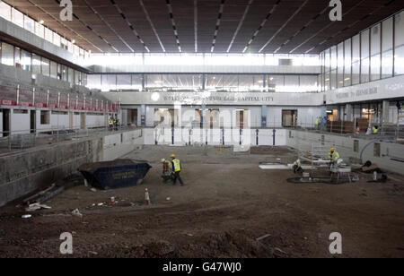 Ein allgemeiner Blick auf den Royal Commonwealth Pool in Edinburgh, der seinen Besuchern die Türen geöffnet hat, um eine Vorschau auf die neuen Einrichtungen zu erhalten, die im Rahmen einer 37 Meter langen Renovierung gebaut werden. Stockfoto