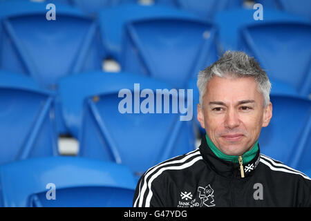 Jonathan Edwards während eines Fotoalles für die Unterstützung der Bank of Scotland für Schottlands zukünftige Stars des Teams GB und PapalympicsGB in Scotstoun, Glasgow. Stockfoto