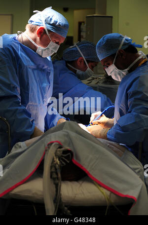 Ein generisches Stockfoto einer Operation, die im Queen Elizabeth Hospaital, Birmingham, stattfindet. Stockfoto